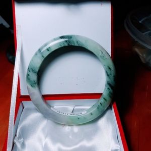 Lavender jade bangle